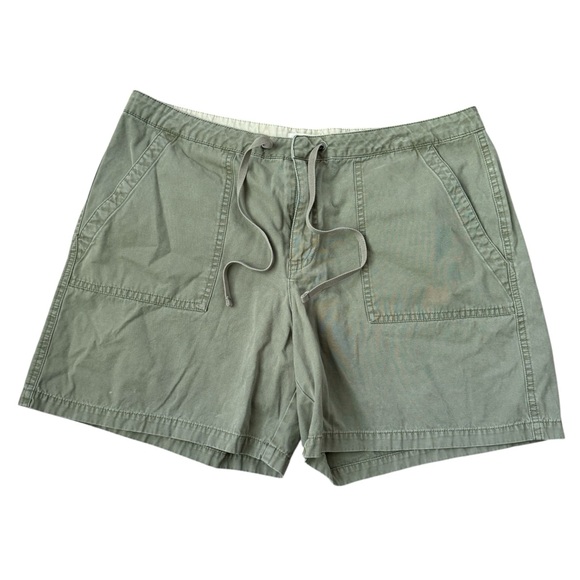 Old Navy Pants - Old Navy Women’s Green Cargo Shorts with‎ Drawstring Waist Size 14